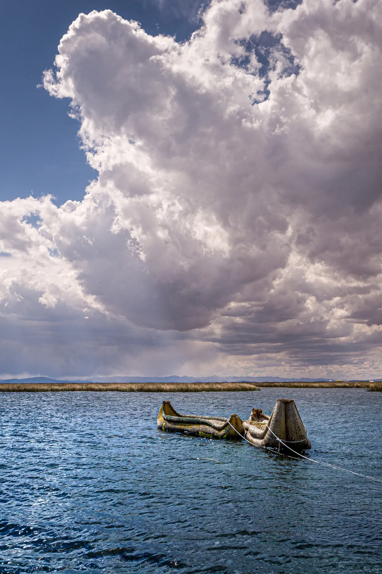 totora-boats-titicaca-lake